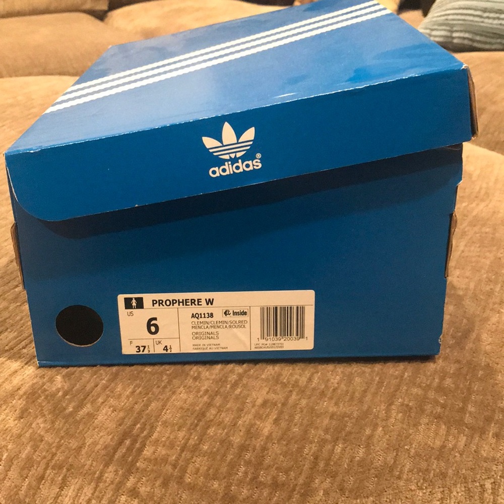 Adidas shoes - Picture 6 of 6